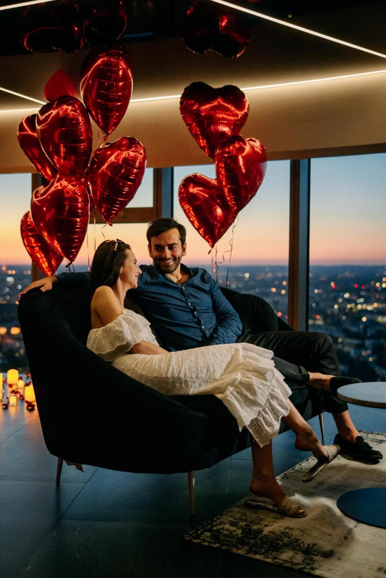 In The Sky - Apartamenty W Sky Tower Wroclaw Ngoại thất bức ảnh